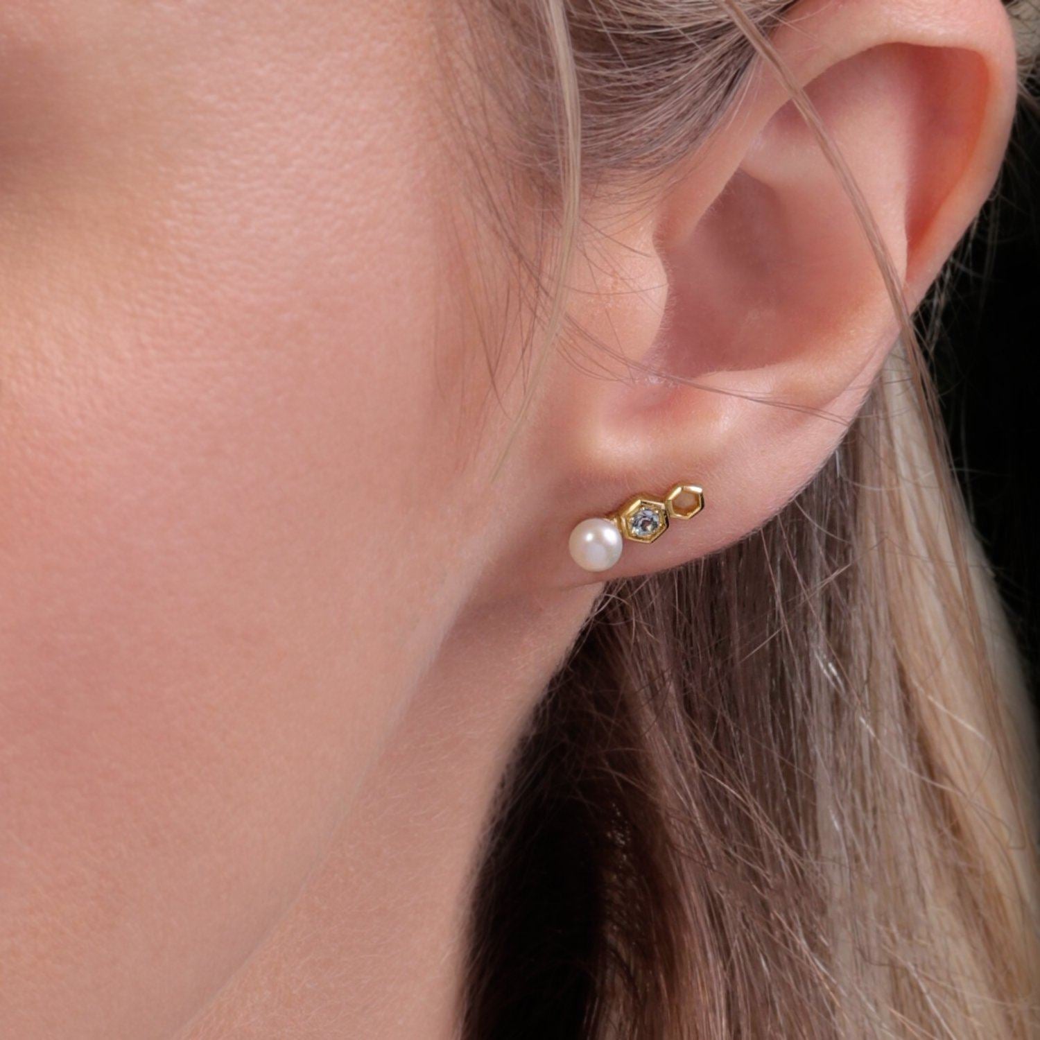 Boucles d'Oreilles Climbers Clou Moderne Or Jaune 375 Topaze Bleue et Perle