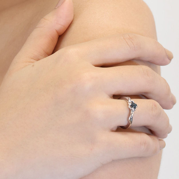 Gemondo Bague Saphir, 9ct Or Blanc 0.27ct Saphir Bleu Bague Fleur